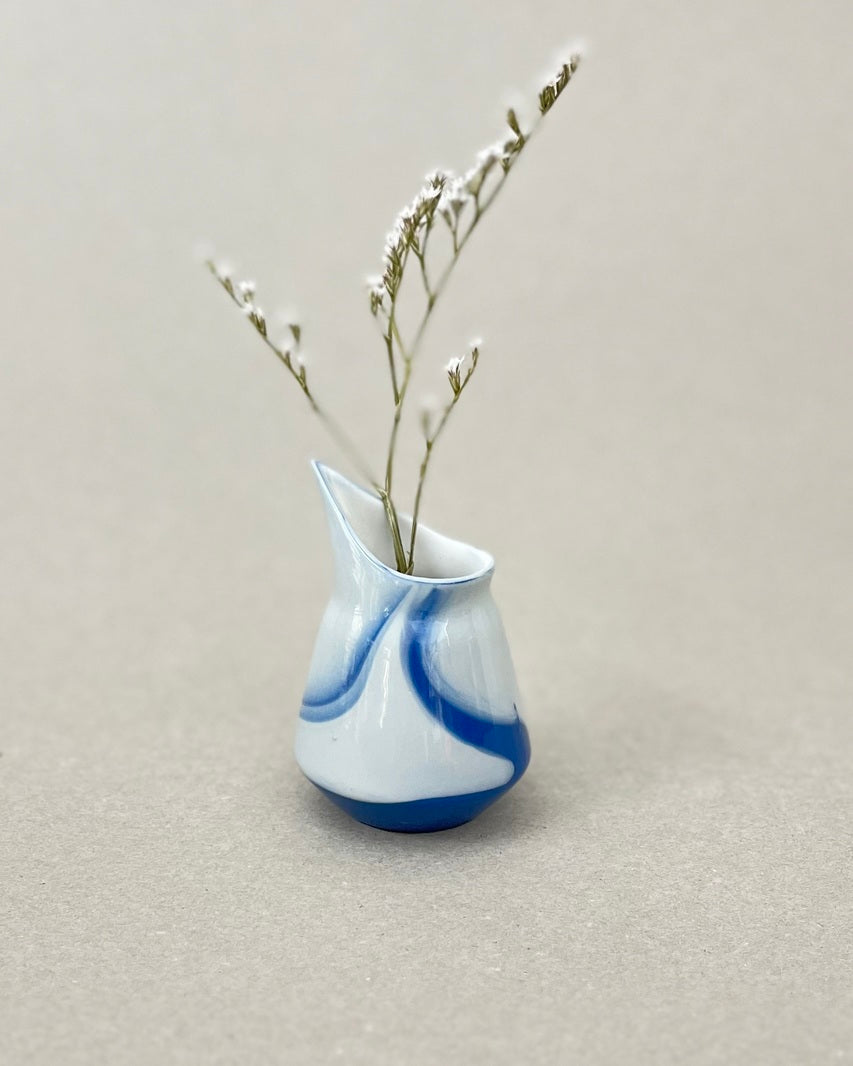 Pot à sirop en porcelaine, "Doux breuvage", Point du jour