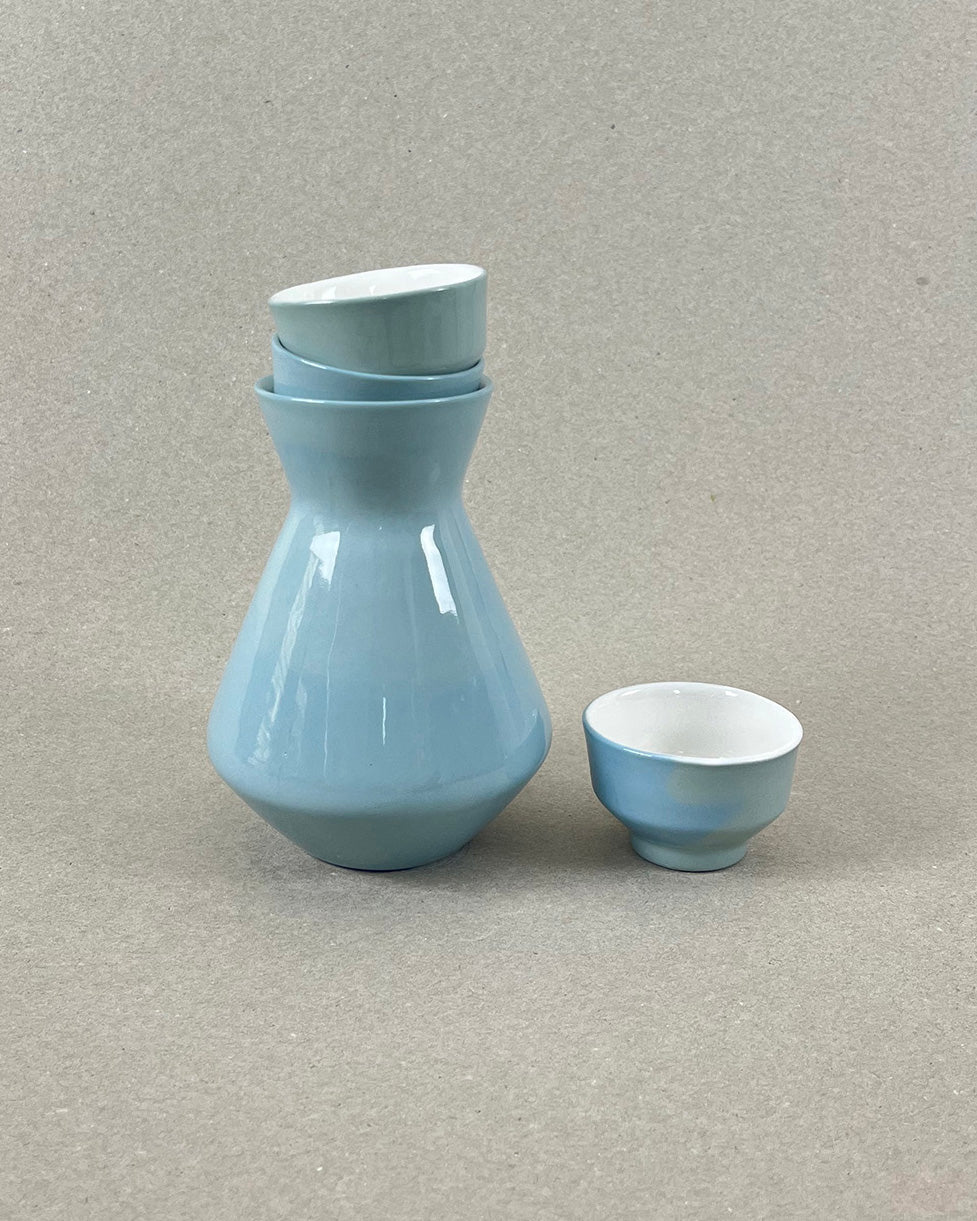 Carafe à saké, "Doux breuvage", vert de gris