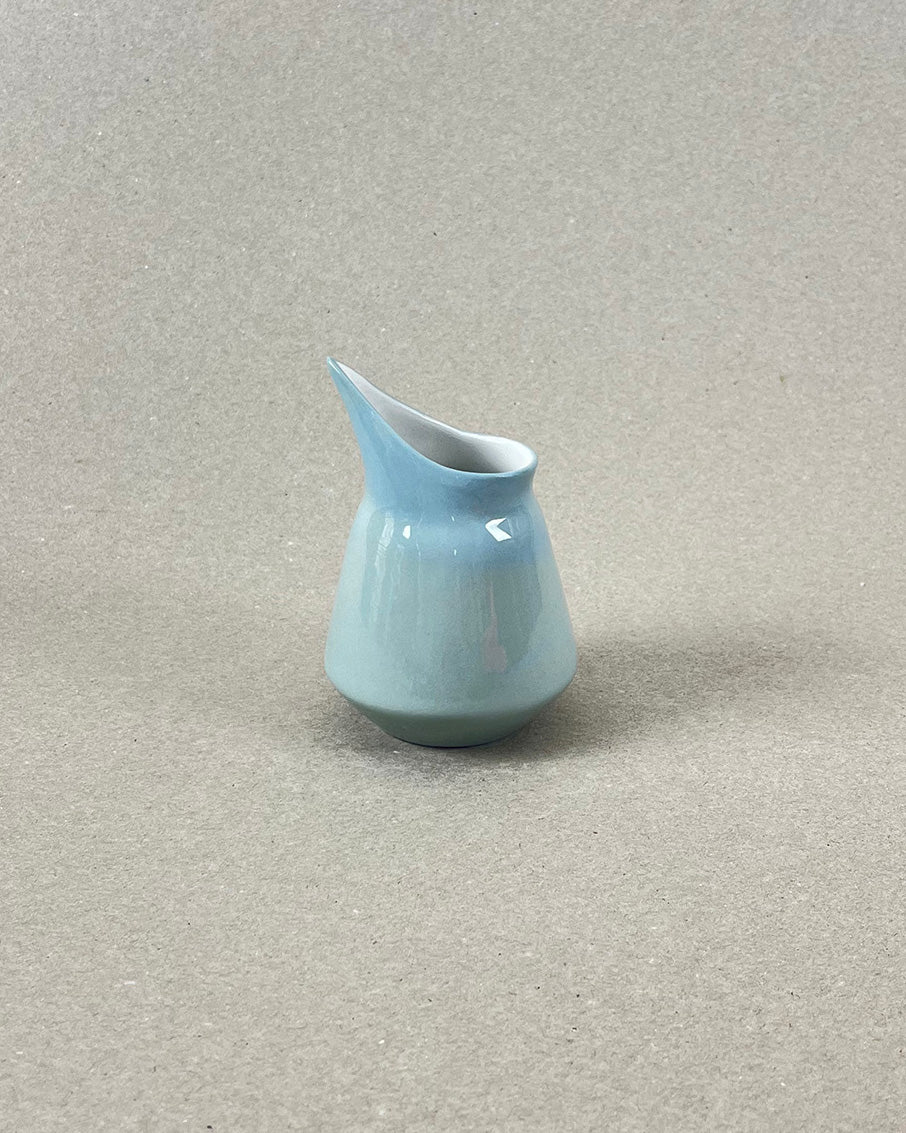 Pot à sirop en porcelaine, "Doux breuvage", vert de gris