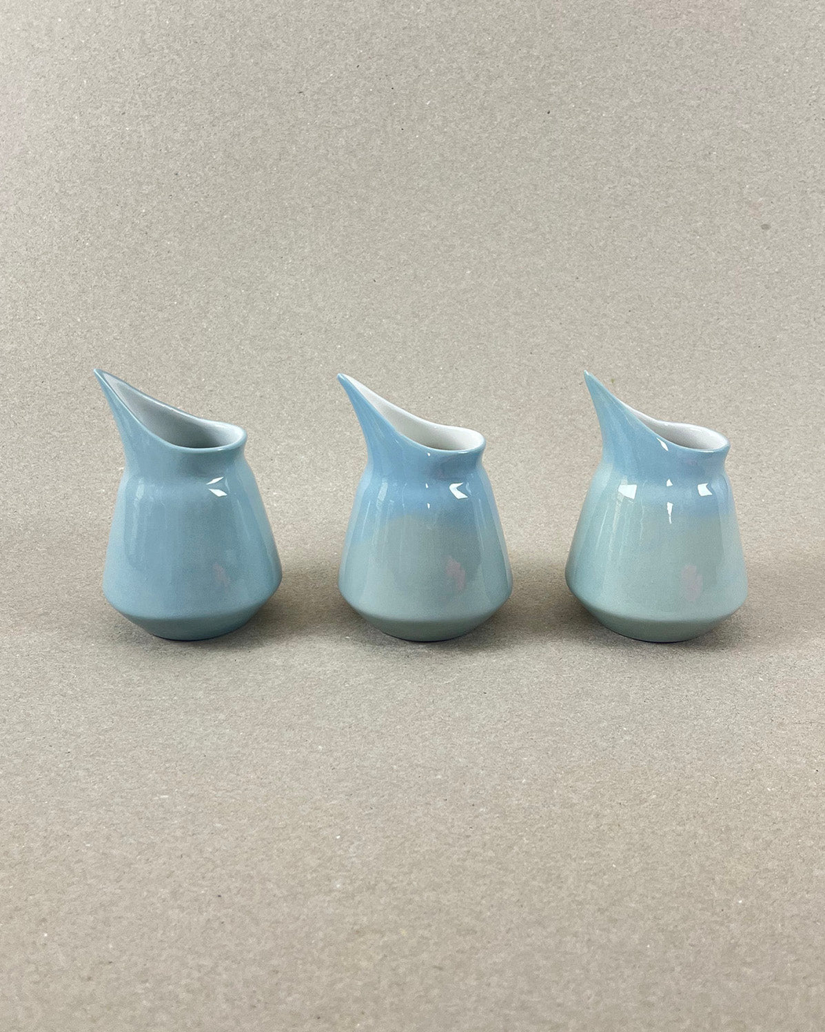 Pot à sirop en porcelaine, "Doux breuvage", vert de gris