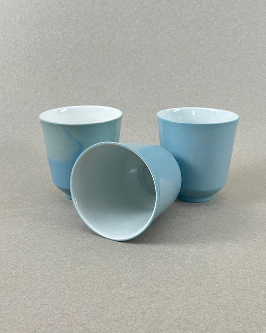 Tasse en porcelaine - "Doux breuvage" - Vert de gris