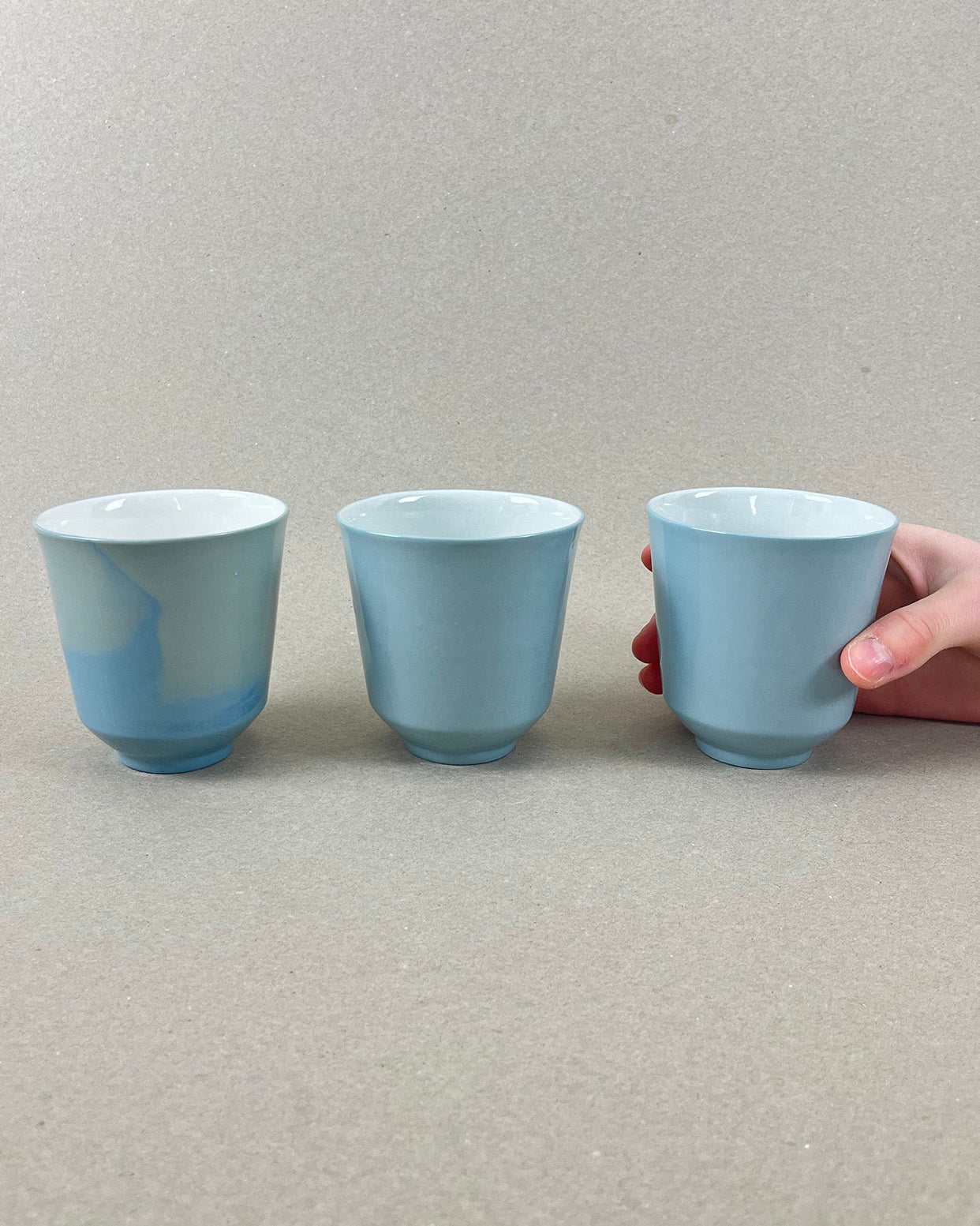 Tasse en porcelaine - "Doux breuvage" - Vert de gris