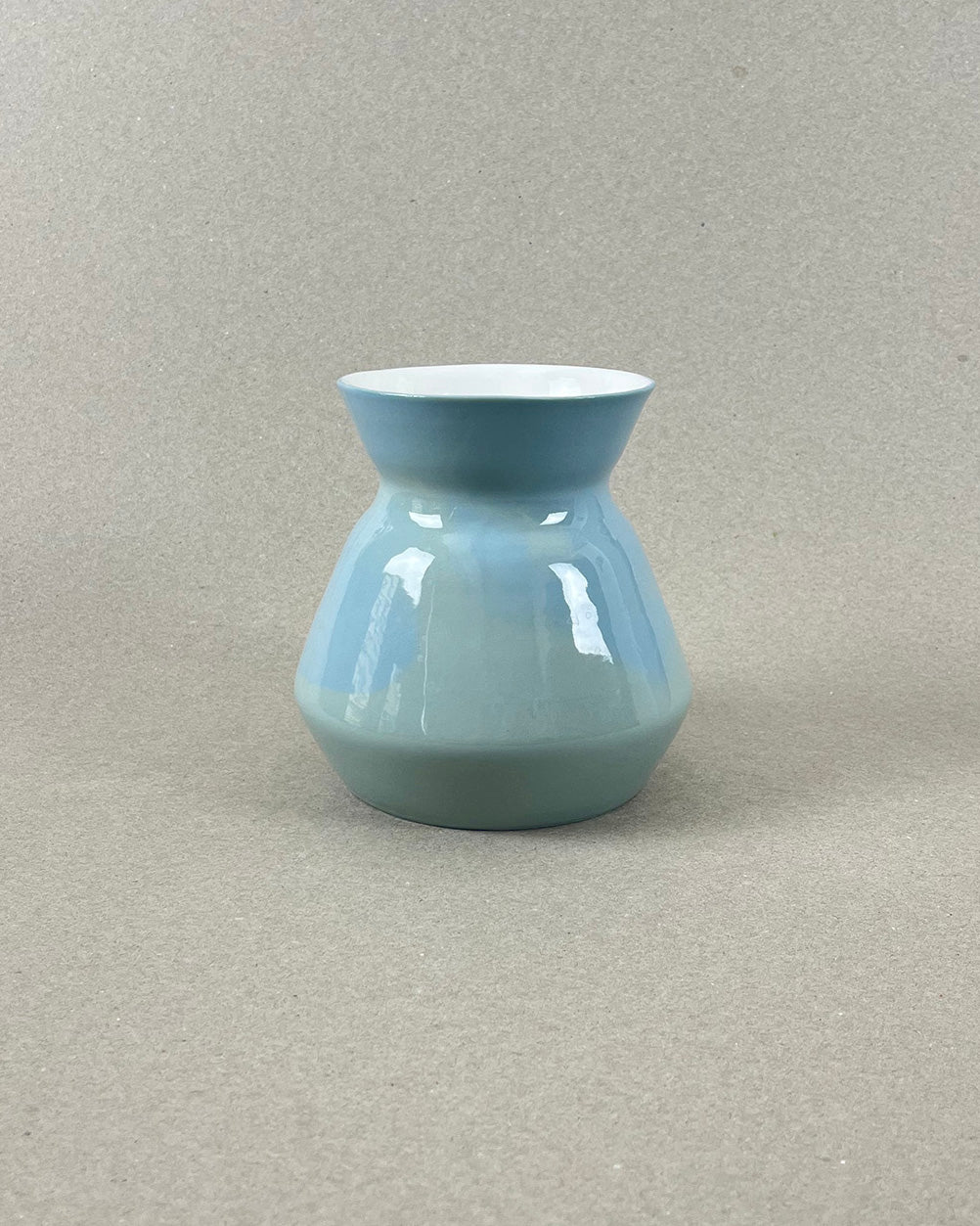 Vase en porcelaine - "Doux breuvage" - Vert de gris