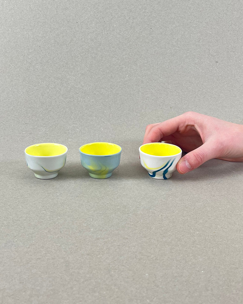 Pot à épices en porcelaine - "Doux breuvage" - Bleu canard, jaune et vert chartreuse - intérieur jaune