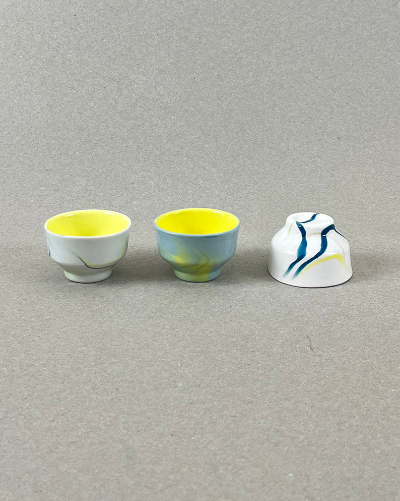 Pot à épices en porcelaine - "Doux breuvage" - Bleu canard, jaune et vert chartreuse - intérieur jaune
