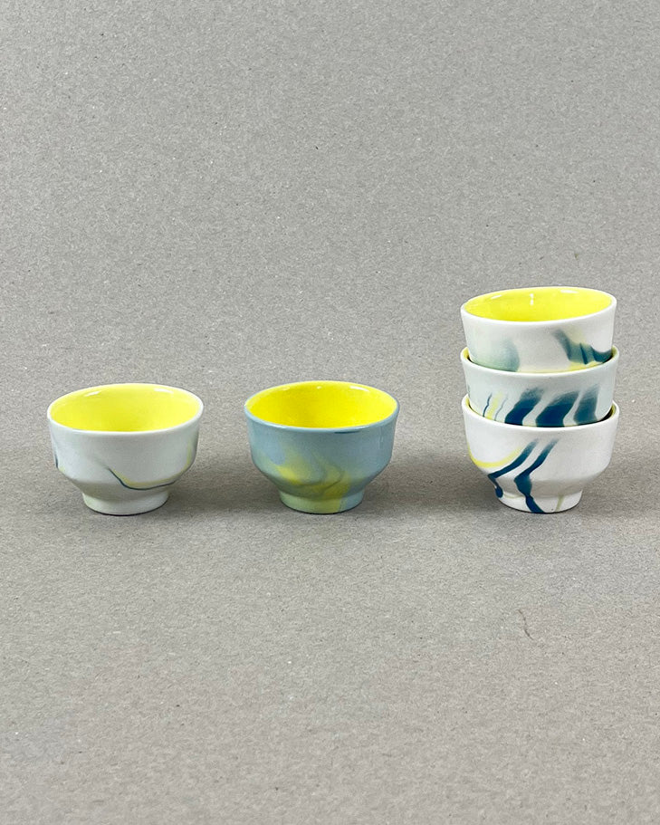 Pot à épices en porcelaine - "Doux breuvage" - Bleu canard, jaune et vert chartreuse - intérieur jaune