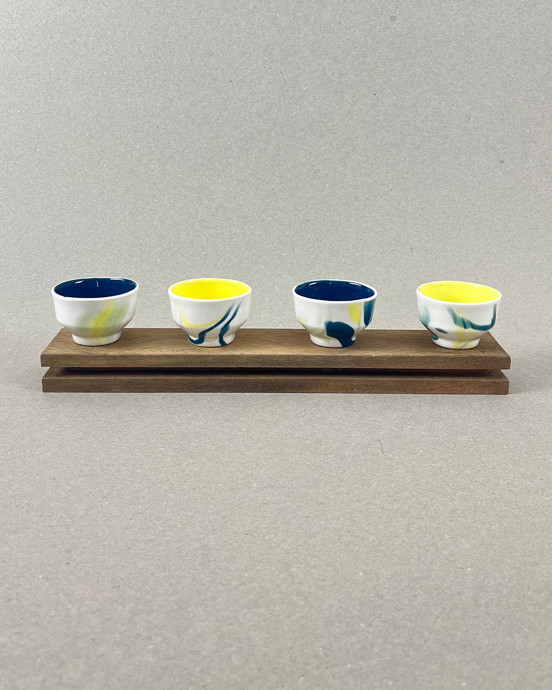 Pot à épices en porcelaine - "Doux breuvage" - Bleu canard, jaune et vert chartreuse - intérieur bleu canard