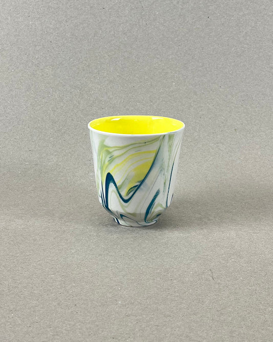 Tasse en porcelaine - "Doux breuvage" - Bleu canard, jaune et vert chartreuse