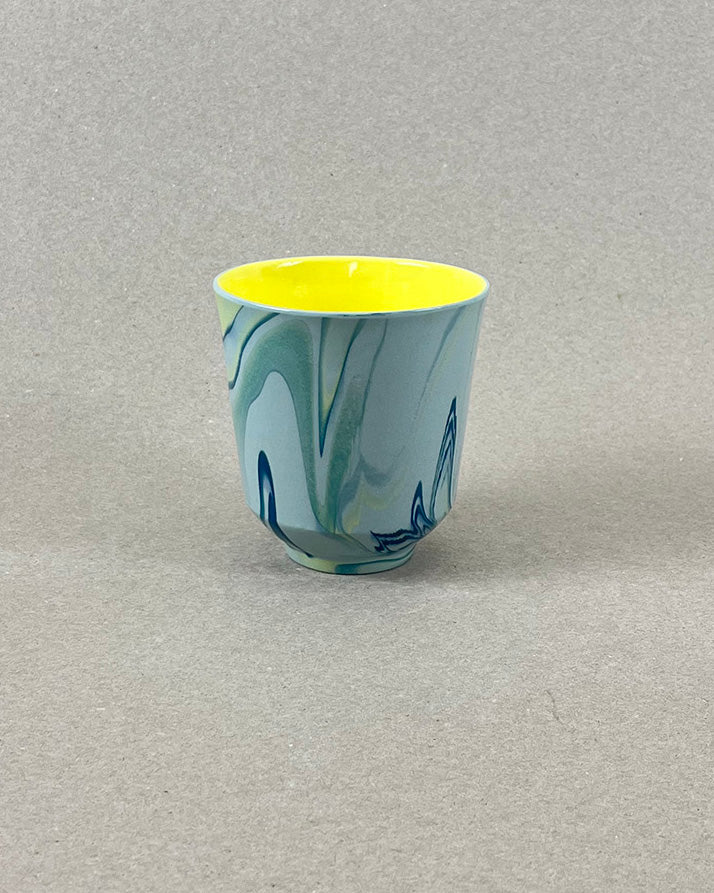Tasse en porcelaine - "Doux breuvage" - Bleu canard, jaune et vert chartreuse