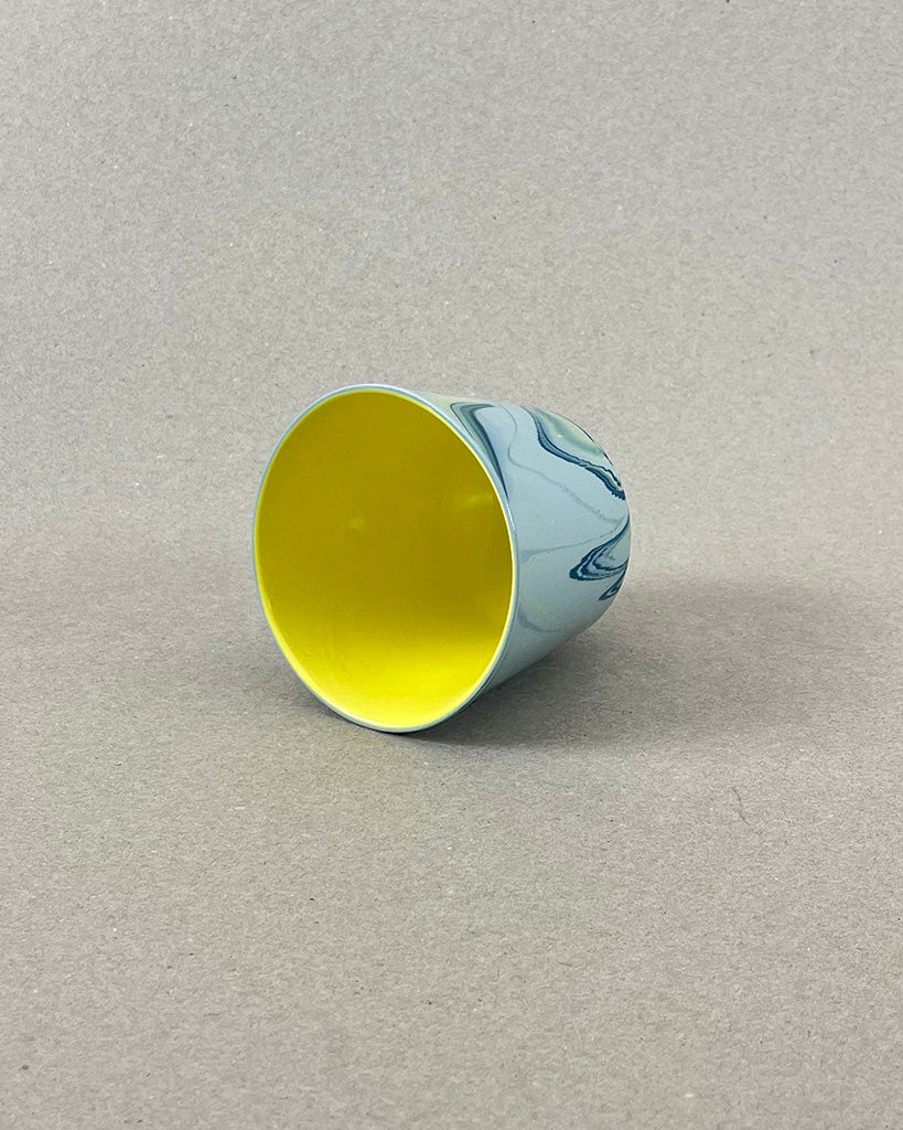 Tasse en porcelaine - "Doux breuvage" - Bleu canard, jaune et vert chartreuse