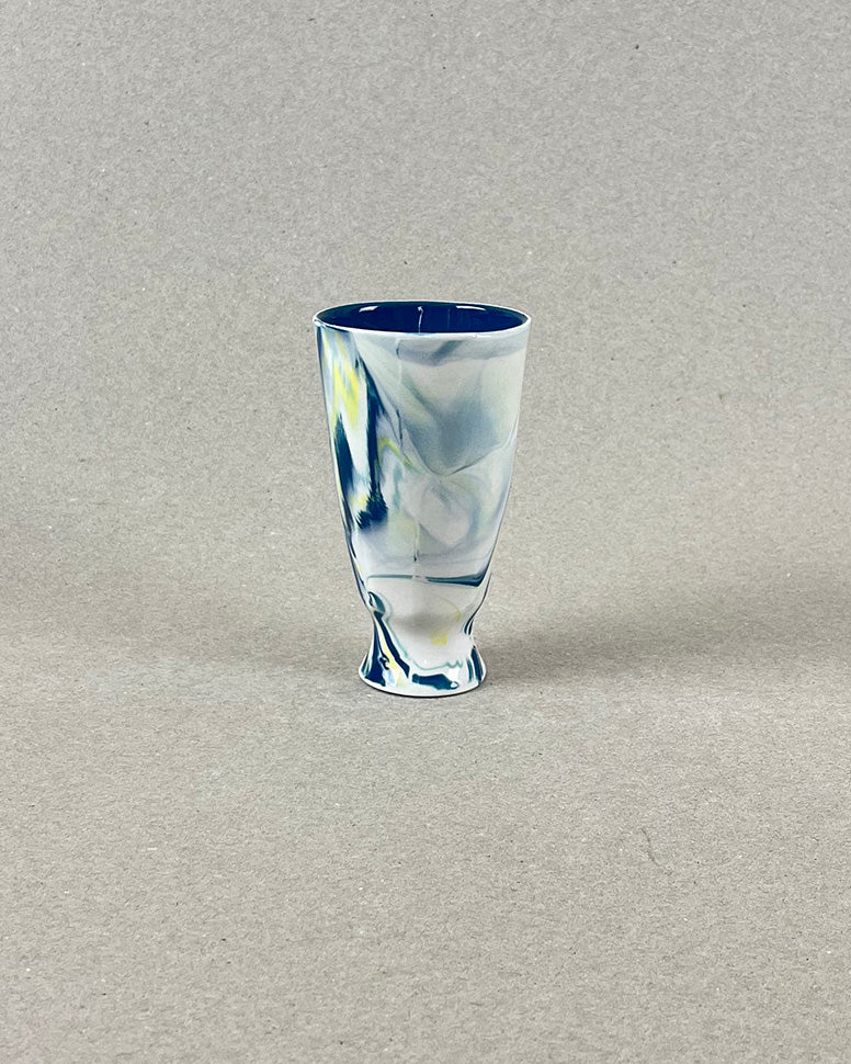 Mazagran en porcelaine - "Matins éternels" - Bleu canard, jaune et vert chartreuse, intérieur bleu