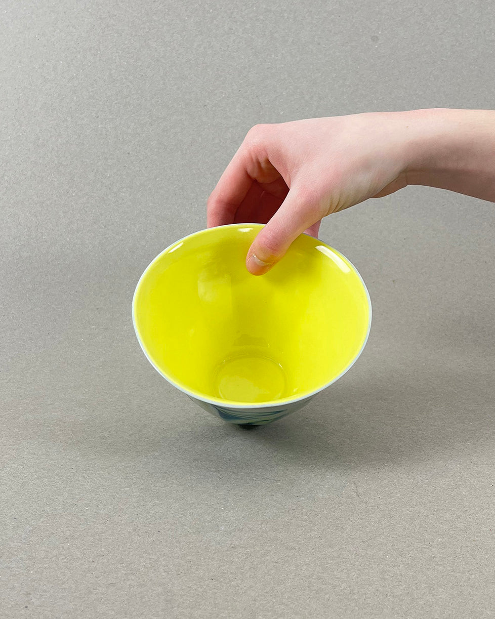 Bol à café au lait en porcelaine - "Matins éternels" - Bleu canard, vert chartreuse, intérieur jaune