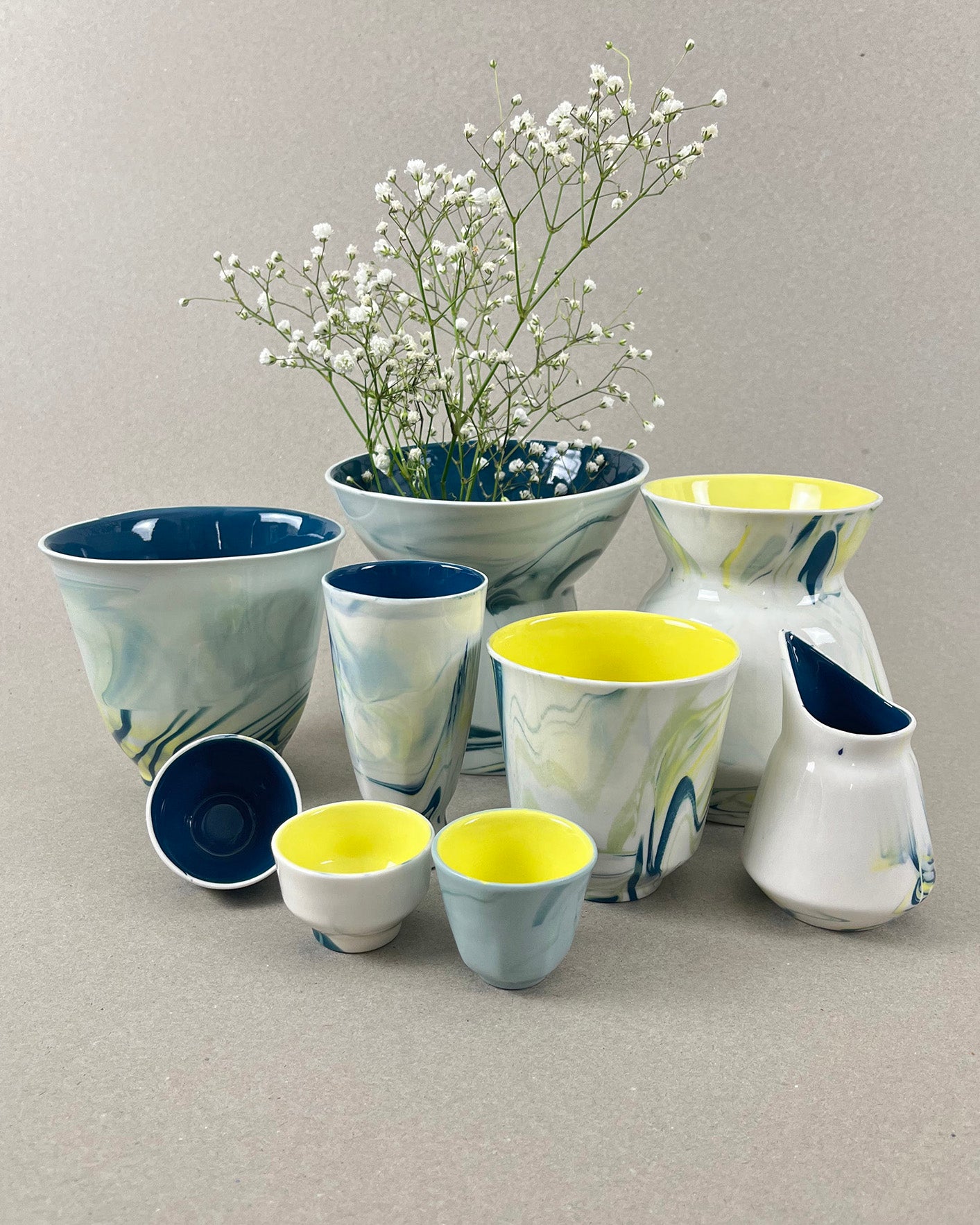 Vase en porcelaine - "Doux breuvage" - Bleu canard, jaune et vert chartreuse