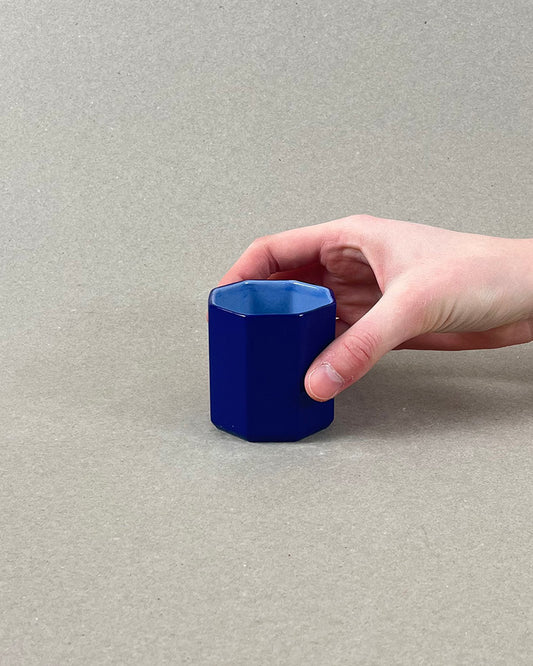 Tasse Expresso en porcelaine faite à la main - "La Part du Voyageur" - Bleu de Sèvres foncé