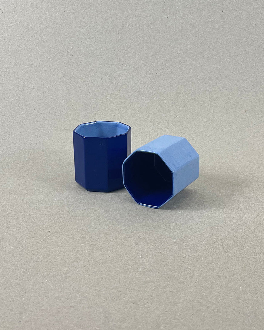 Tasse Expresso en porcelaine faite à la main - "La Part du Voyageur" - Bleu de Sèvres foncé