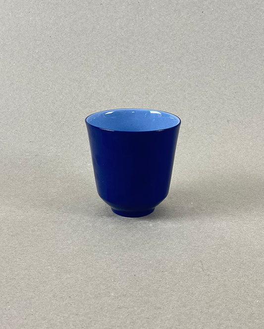 Tasse en porcelaine fait à la main - "Doux breuvage" - Bleu de Sèvres clair et foncé