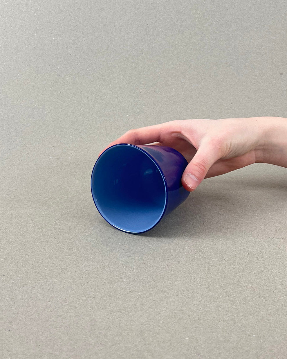 Tasse en porcelaine fait à la main - "Doux breuvage" - Bleu de Sèvres clair et foncé