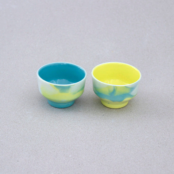Pots à épices en porcelaine faits à la main