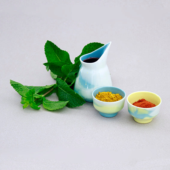 Pots à épices en porcelaine faits à la main
