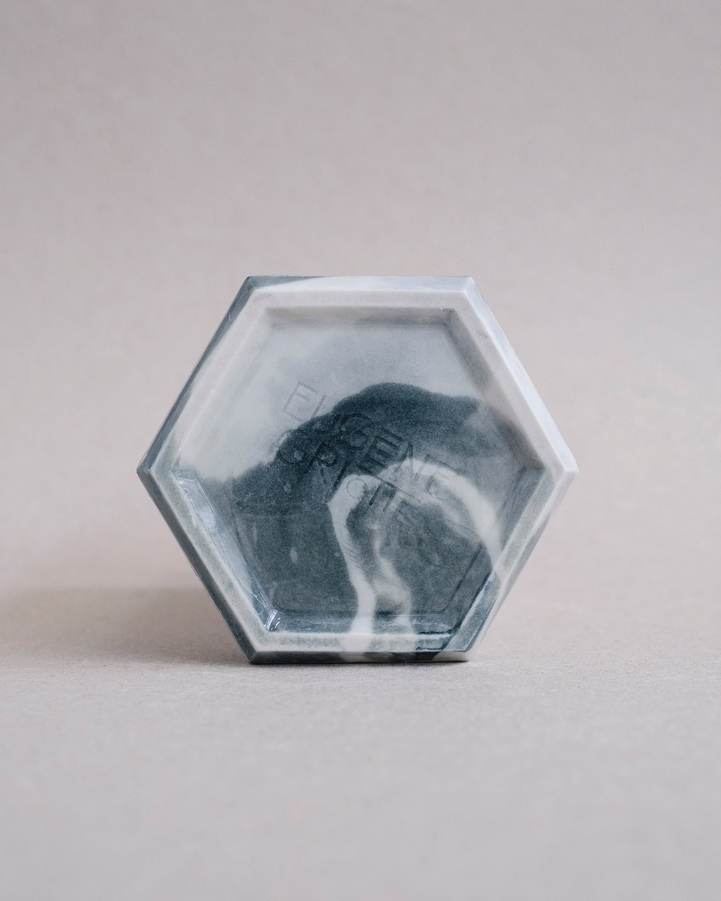 Pot à brosse-à-dent en porcelaine fait à la main - "Histoires d'Eau"