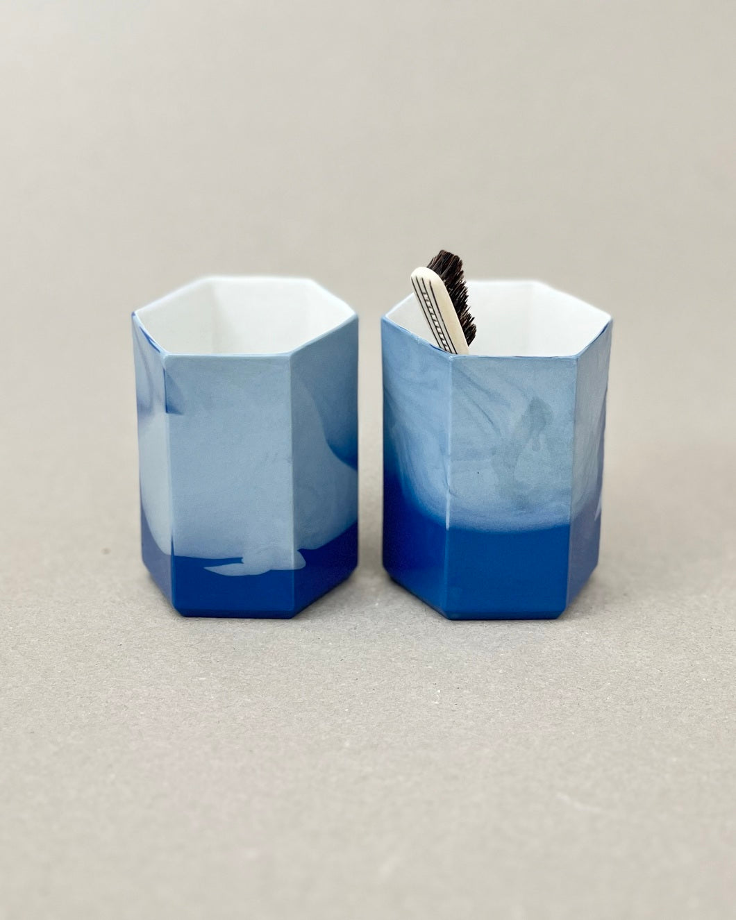 Pot à brosse-à-dent en porcelaine - "Histoire d'eau" - Point du jour
