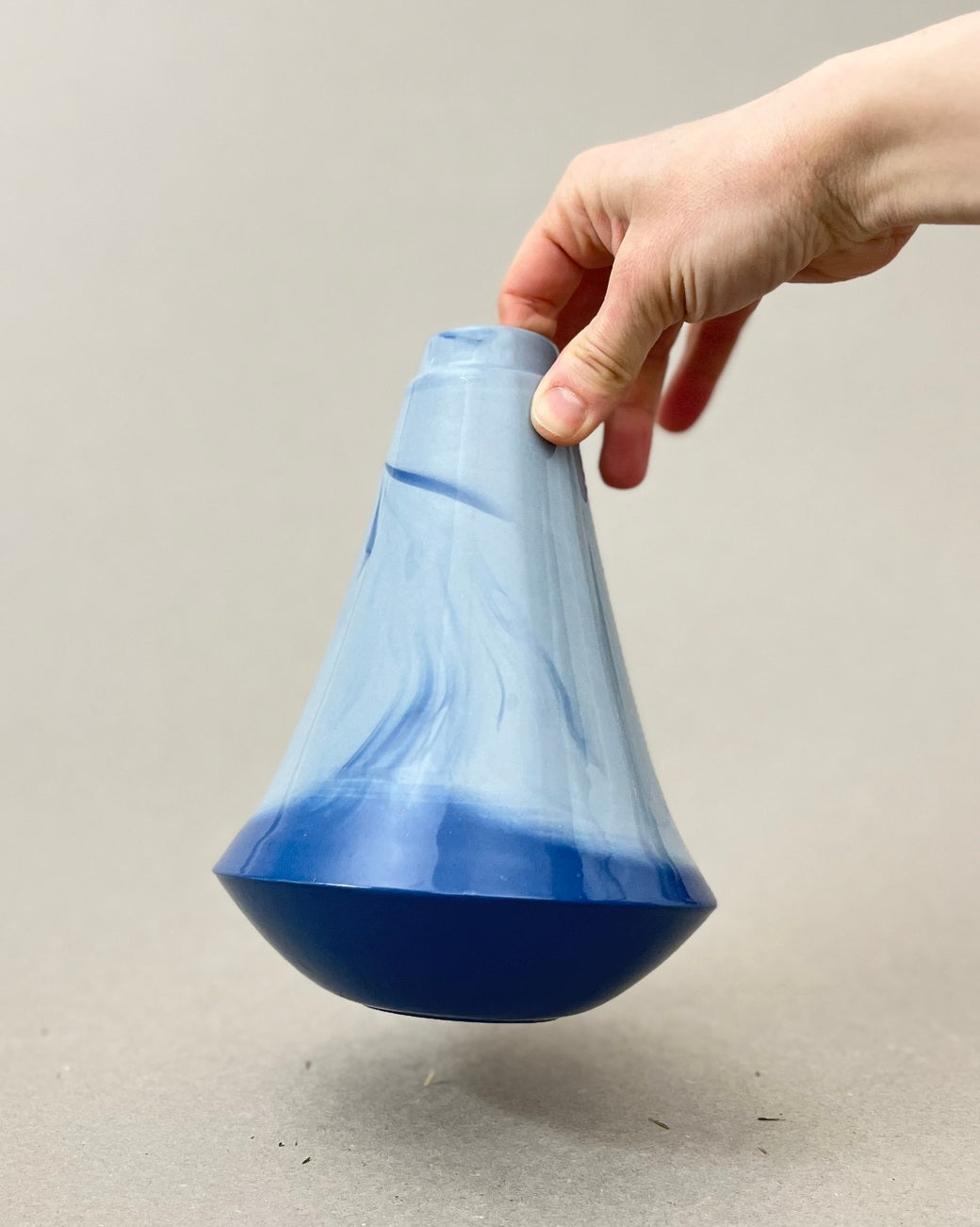 Grand vase en porcelaine - Point du jour