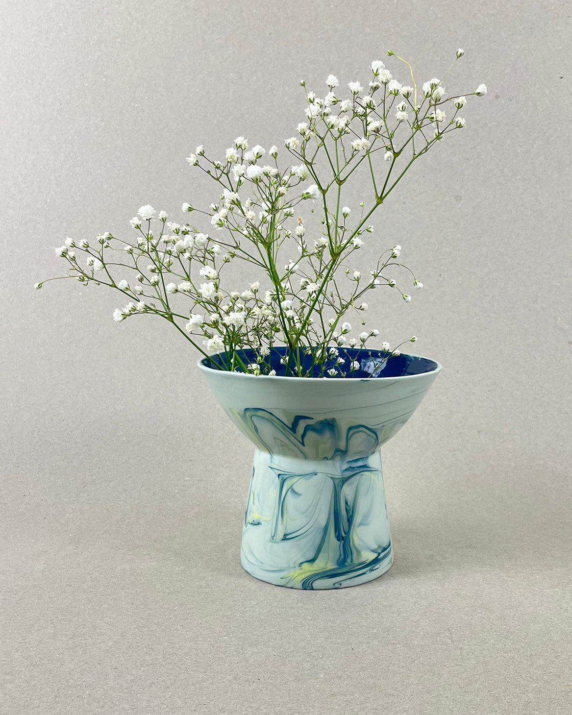 Vase coupelle en porcelaine - Bleu canard et jaune - intérieur bleu canard