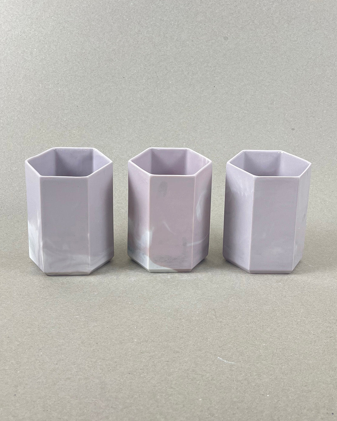 Pot à brosse-à-dent en porcelaine - "Histoire d'eau" - Mauve pâle