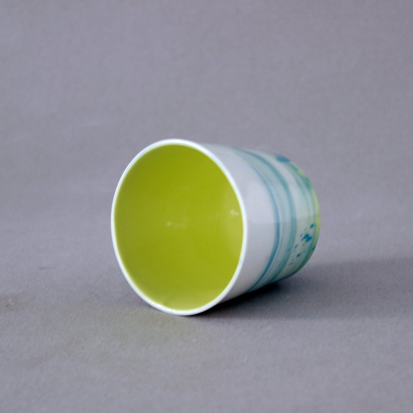 Verre à eau en porcelaine fait à la main - "Doux breuvage"